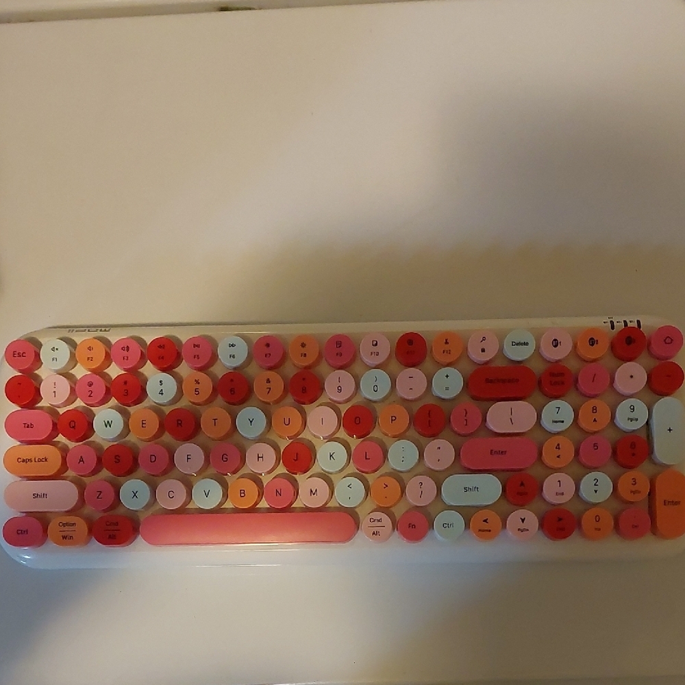 Colorful Round Keycap Keyboard - Picture 3 of 5